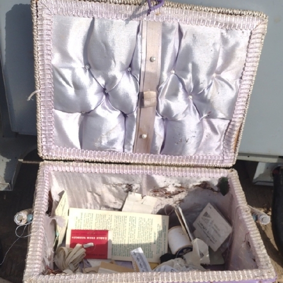 Vintage Woven Sewing Box with Satin Interior - Picture 1 of 3